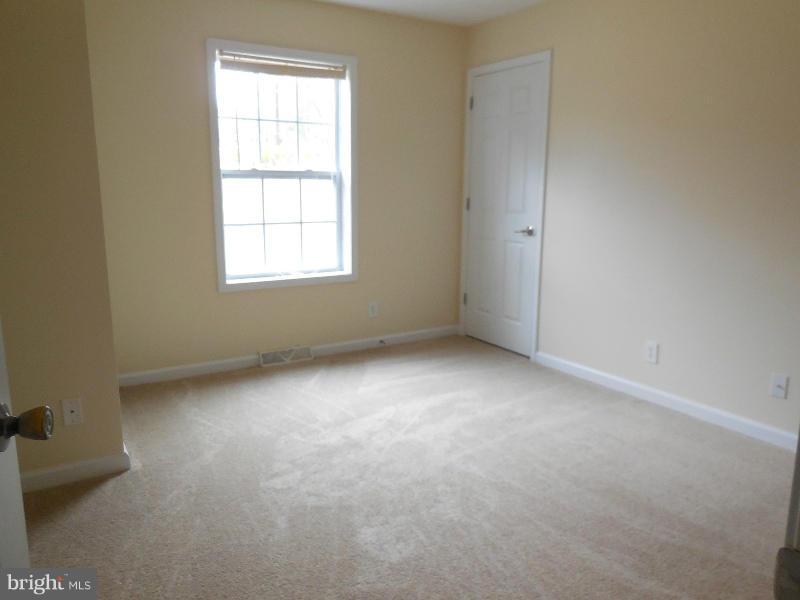 TWIN LAKES EAST - Residential