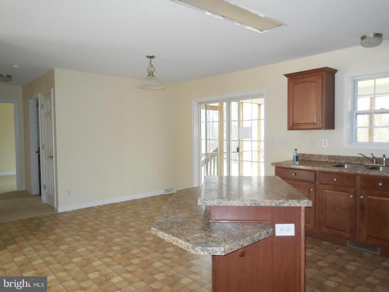 TWIN LAKES EAST - Residential