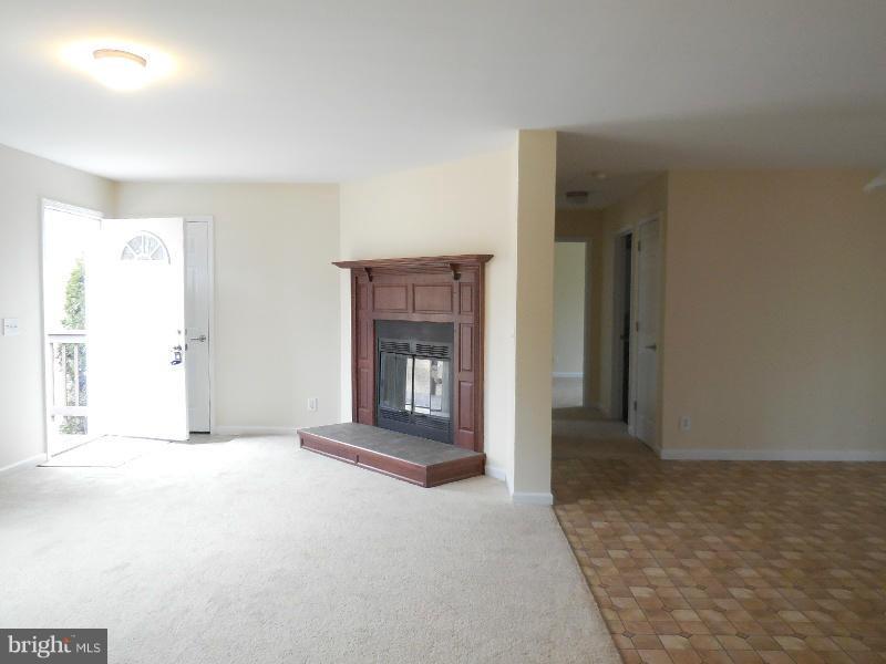 TWIN LAKES EAST - Residential