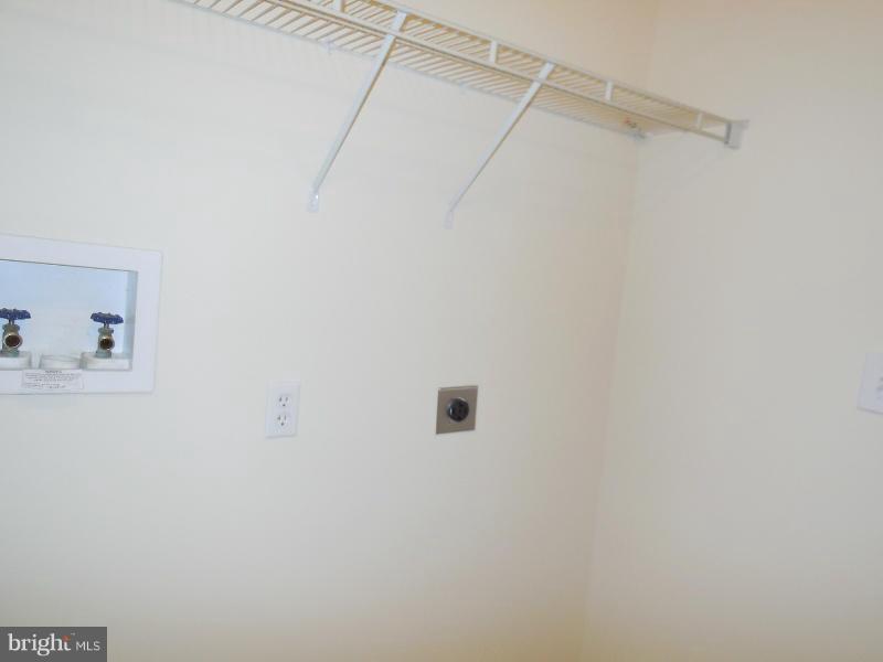 TWIN LAKES EAST - Residential