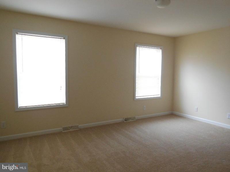 TWIN LAKES EAST - Residential