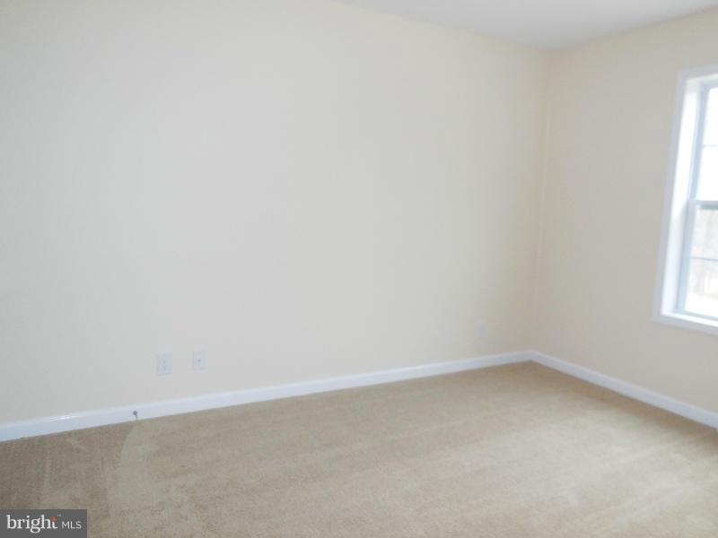 TWIN LAKES EAST - Residential