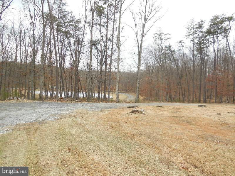 TWIN LAKES EAST - Residential