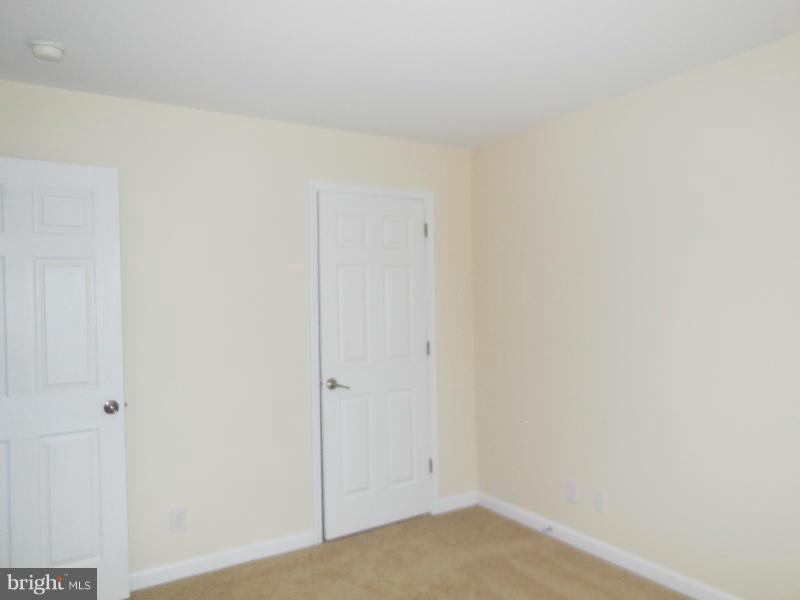 TWIN LAKES EAST - Residential