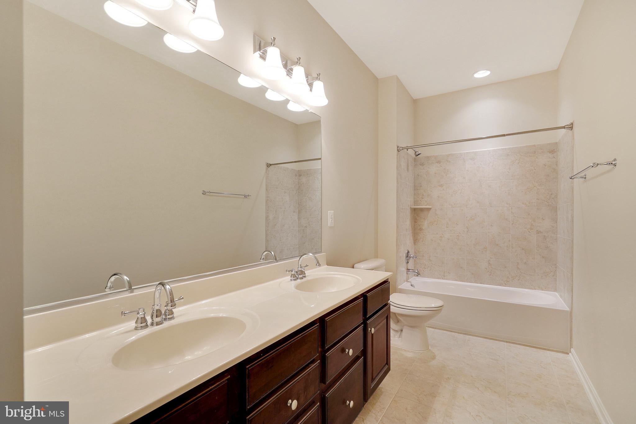 NORTHAMPTON - Residential