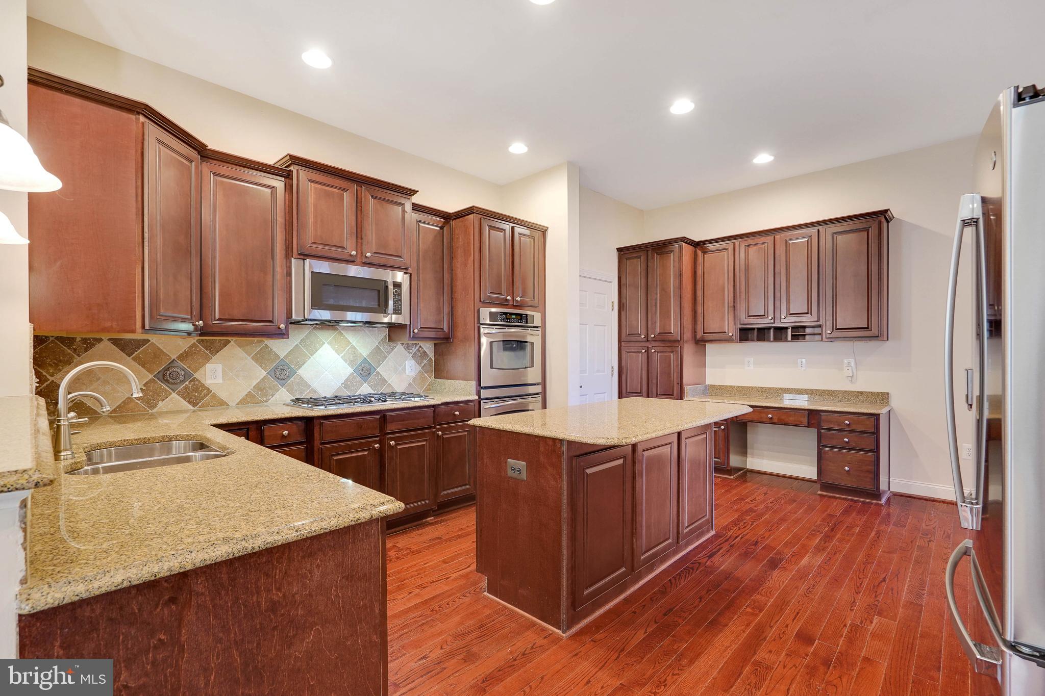 NORTHAMPTON - Residential