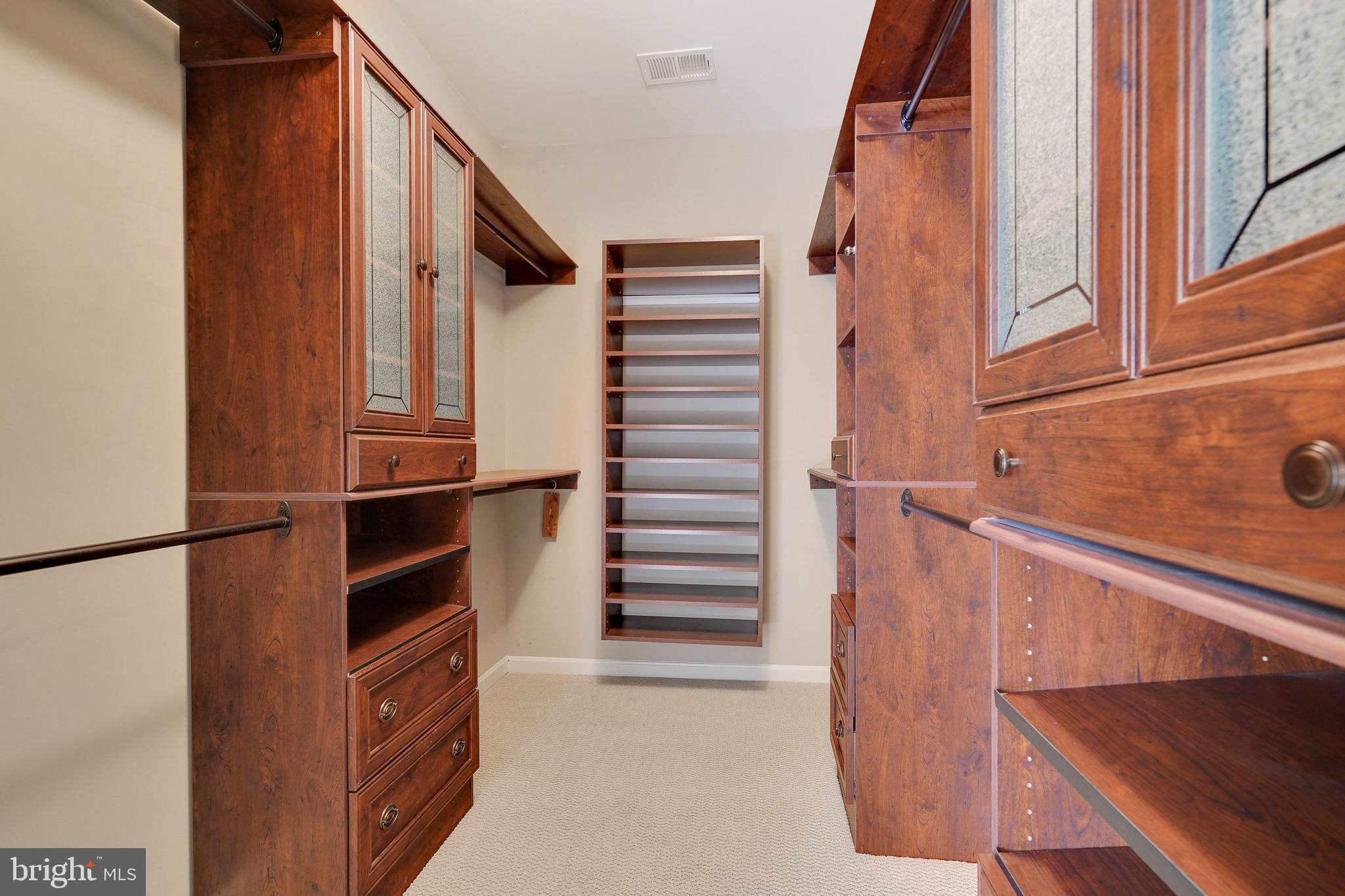 NORTHAMPTON - Residential