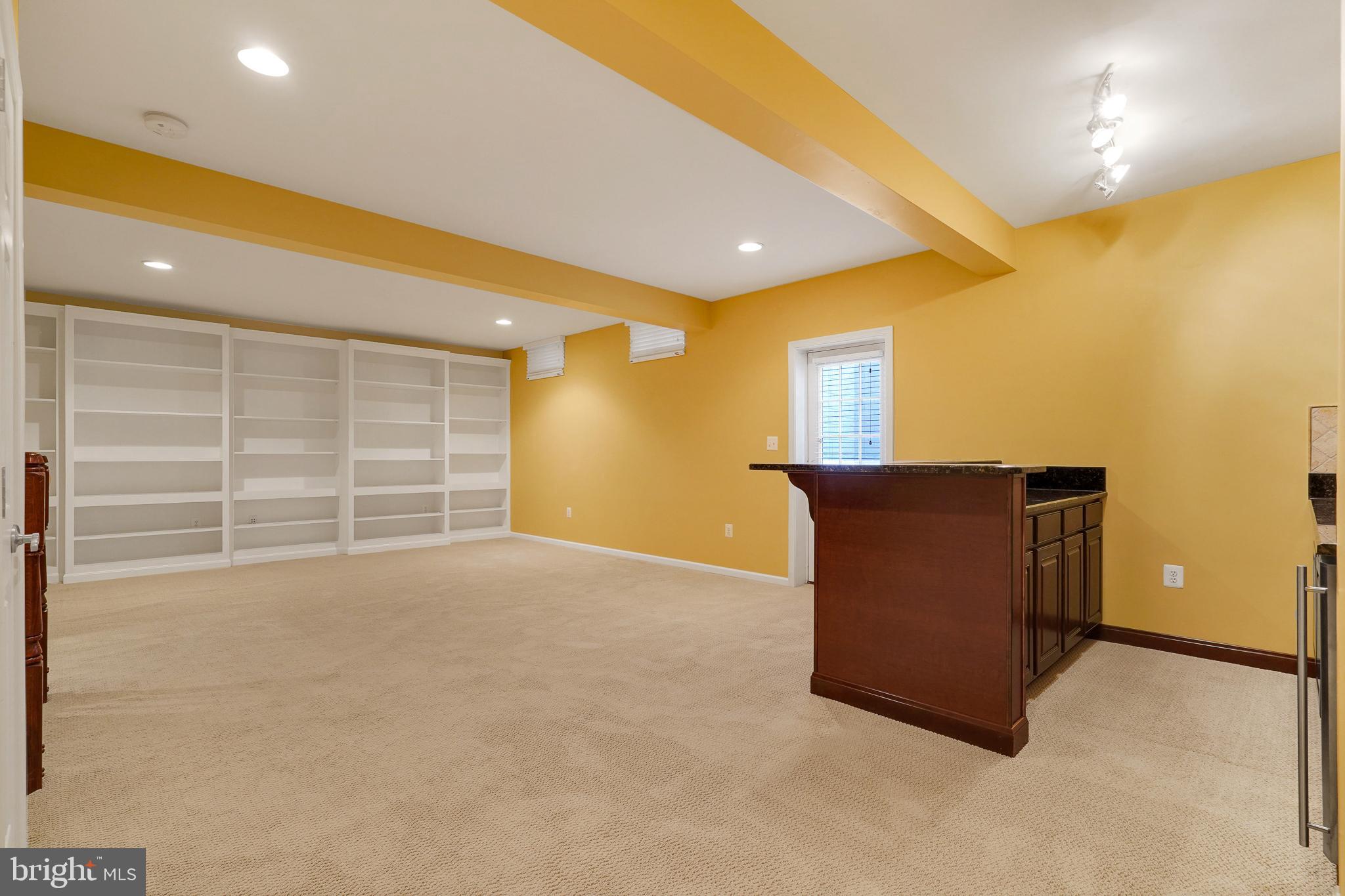 NORTHAMPTON - Residential