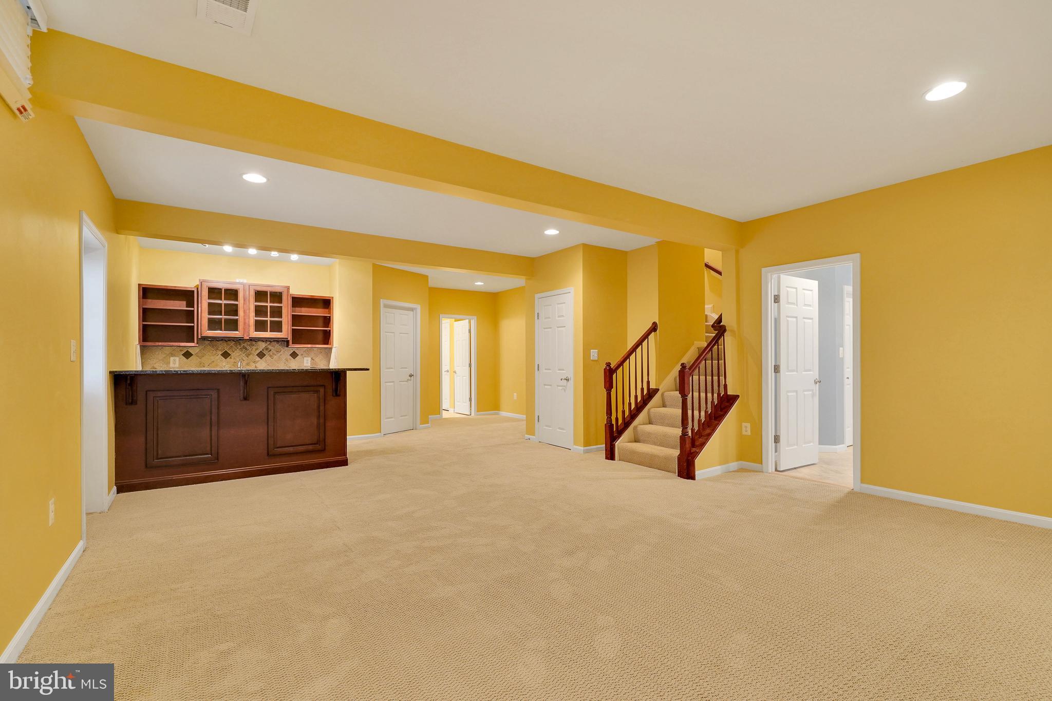 NORTHAMPTON - Residential