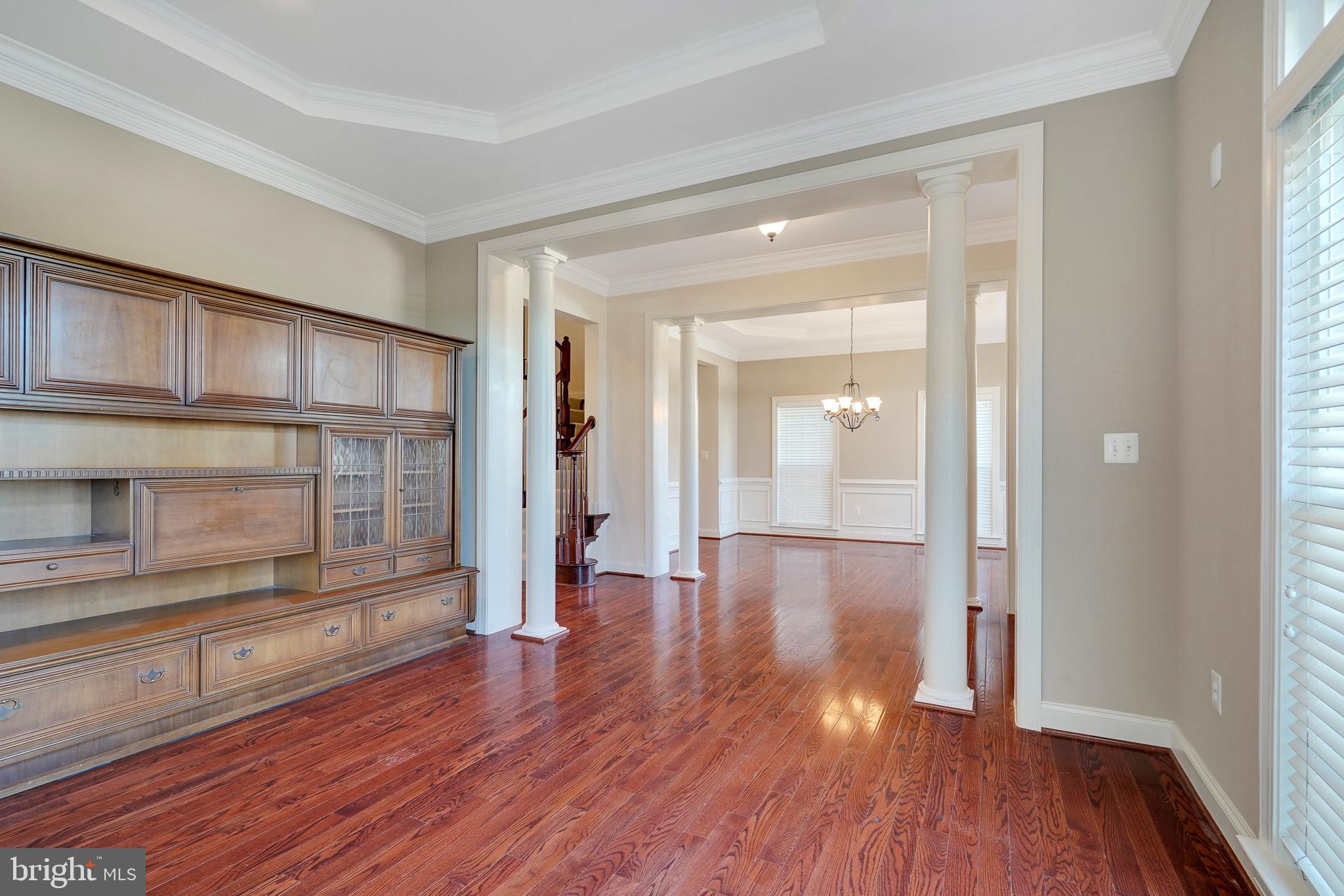 NORTHAMPTON - Residential