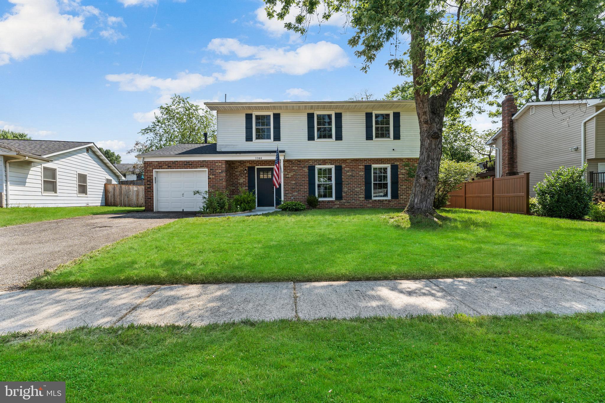 FOUR SEASONS ESTATES - Residential