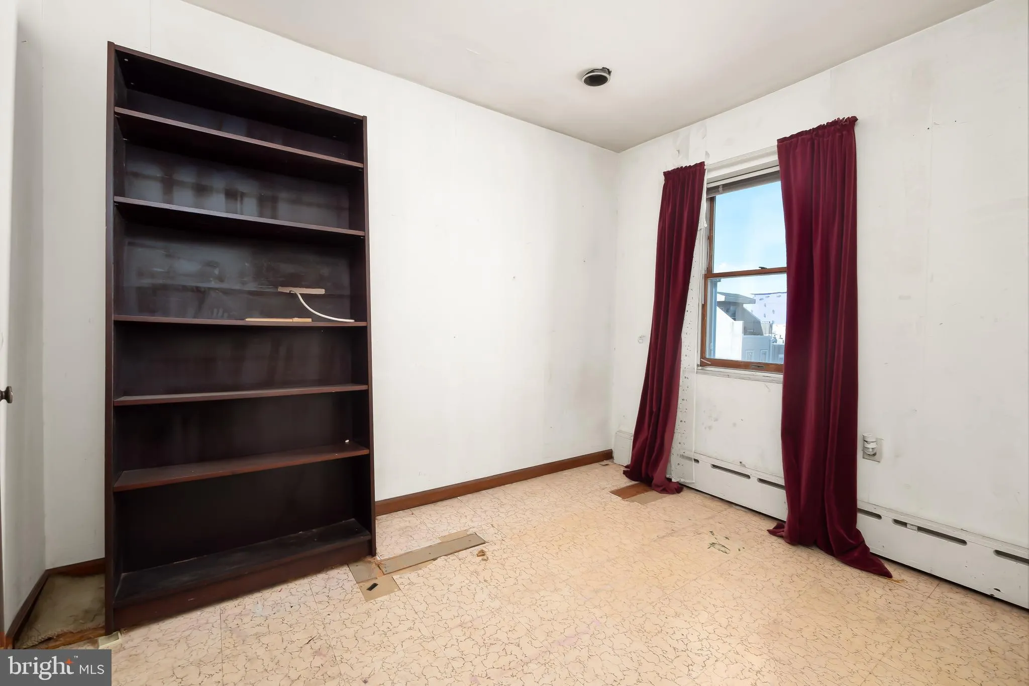 Philadelphia, Pennsylvania 19147, United States, 4 Bedrooms Bedrooms, ,2 BathroomsBathrooms,Residential,Contingent,123059