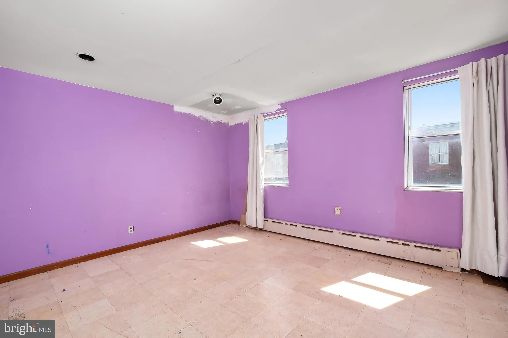 Philadelphia, Pennsylvania 19147, United States, 4 Bedrooms Bedrooms, ,2 BathroomsBathrooms,Residential,Contingent,123059