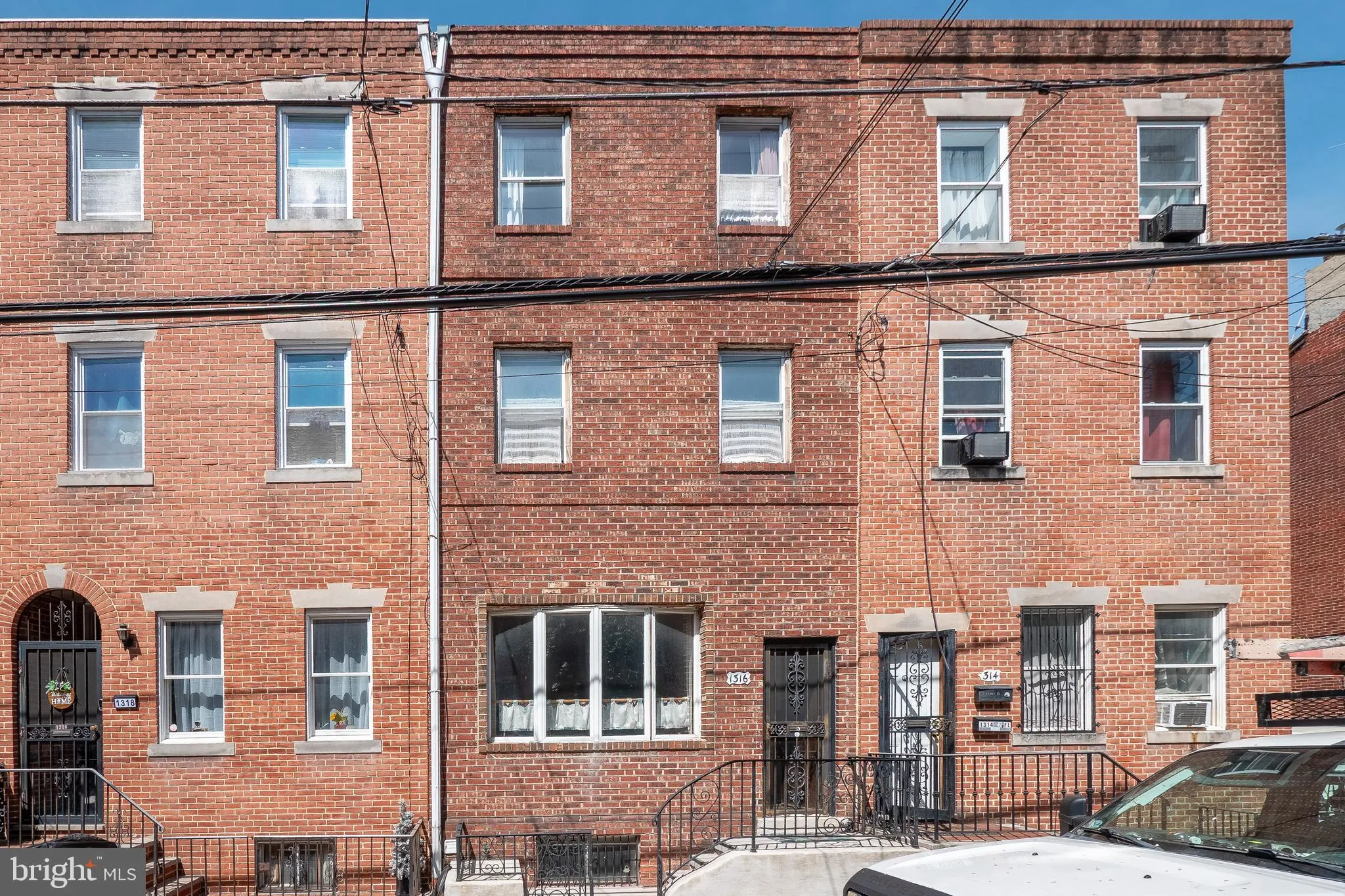 Philadelphia, Pennsylvania 19147, United States, 4 Bedrooms Bedrooms, ,2 BathroomsBathrooms,Residential,Contingent,123059