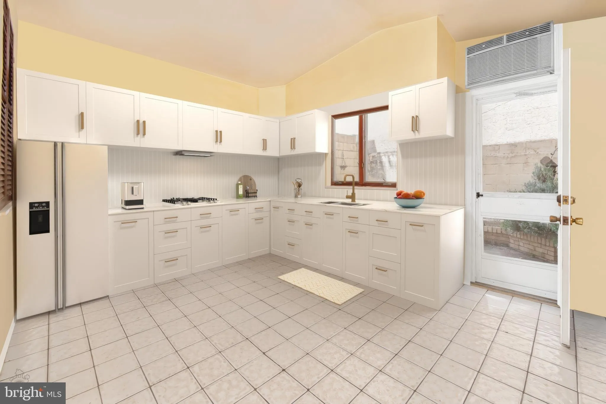 Philadelphia, Pennsylvania 19147, United States, 4 Bedrooms Bedrooms, ,2 BathroomsBathrooms,Residential,Contingent,123059