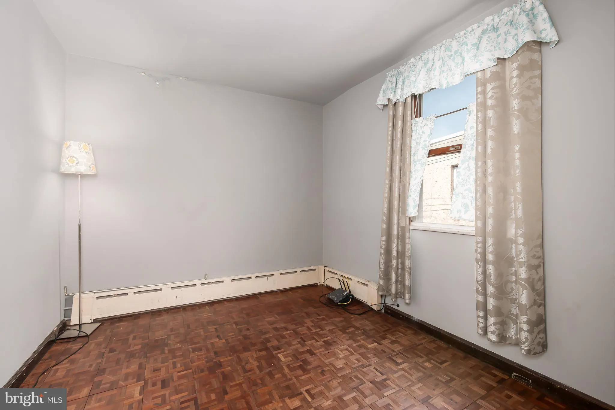 Philadelphia, Pennsylvania 19147, United States, 4 Bedrooms Bedrooms, ,2 BathroomsBathrooms,Residential,Contingent,123059
