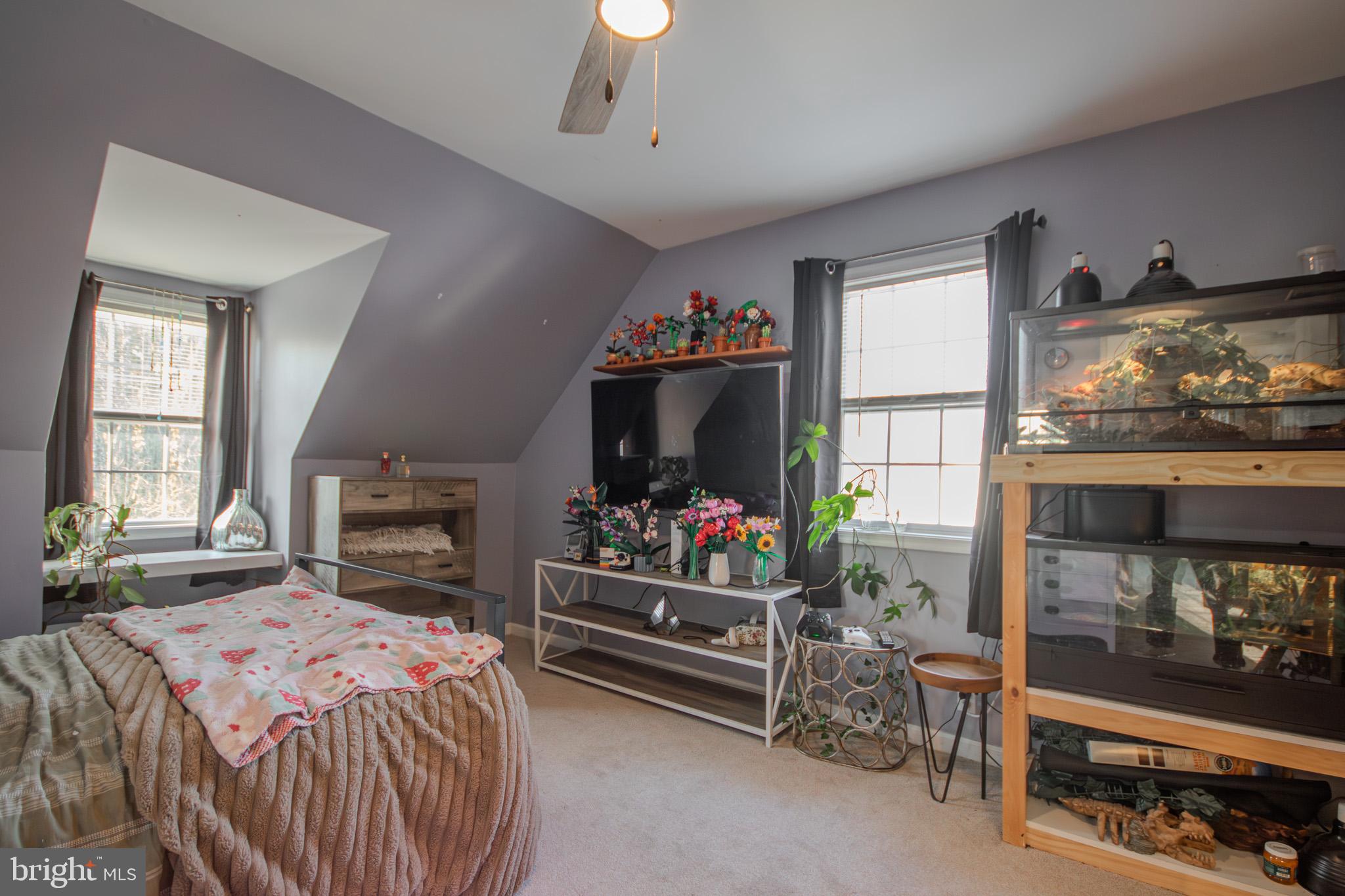 CAMDEN AVE. - Residential