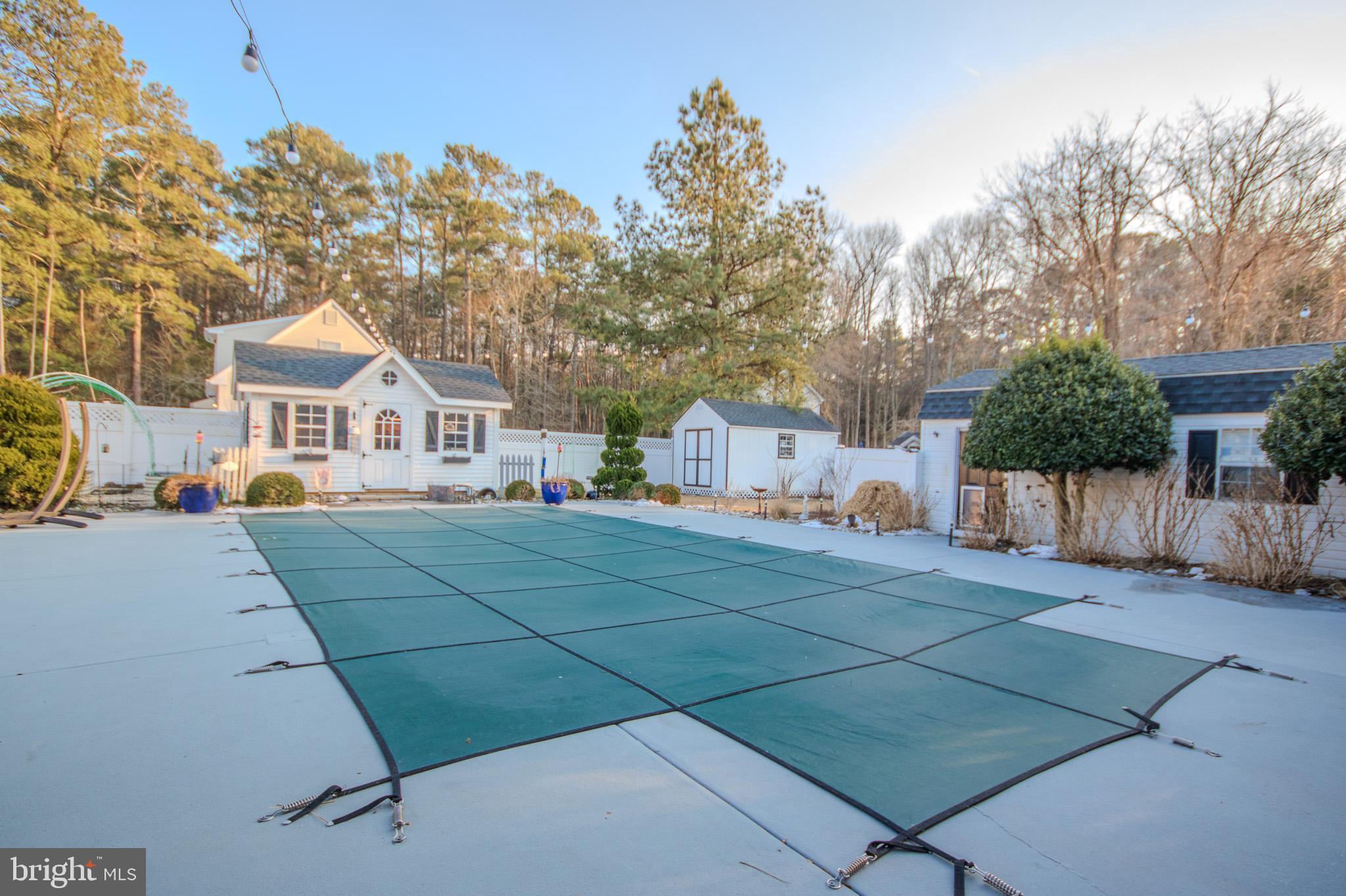 CAMDEN AVE. - Residential