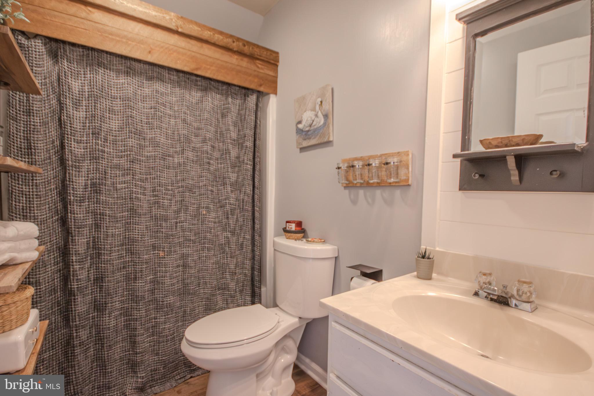 CAMDEN AVE. - Residential