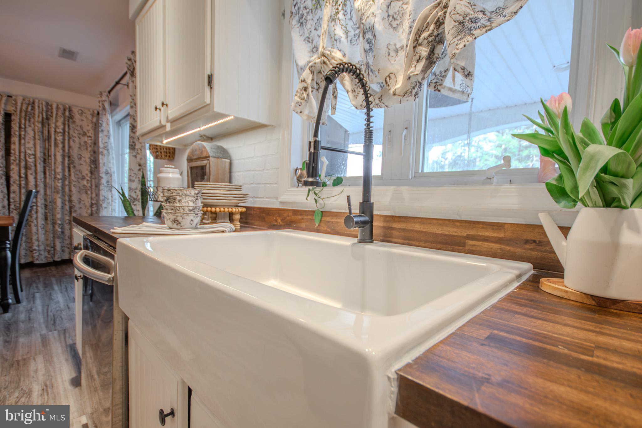 CAMDEN AVE. - Residential