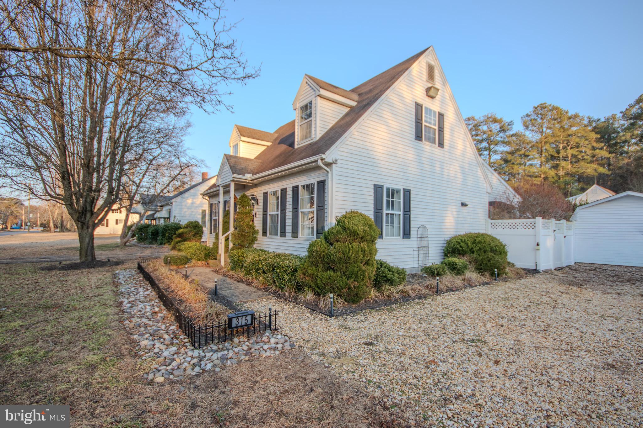 CAMDEN AVE. - Residential