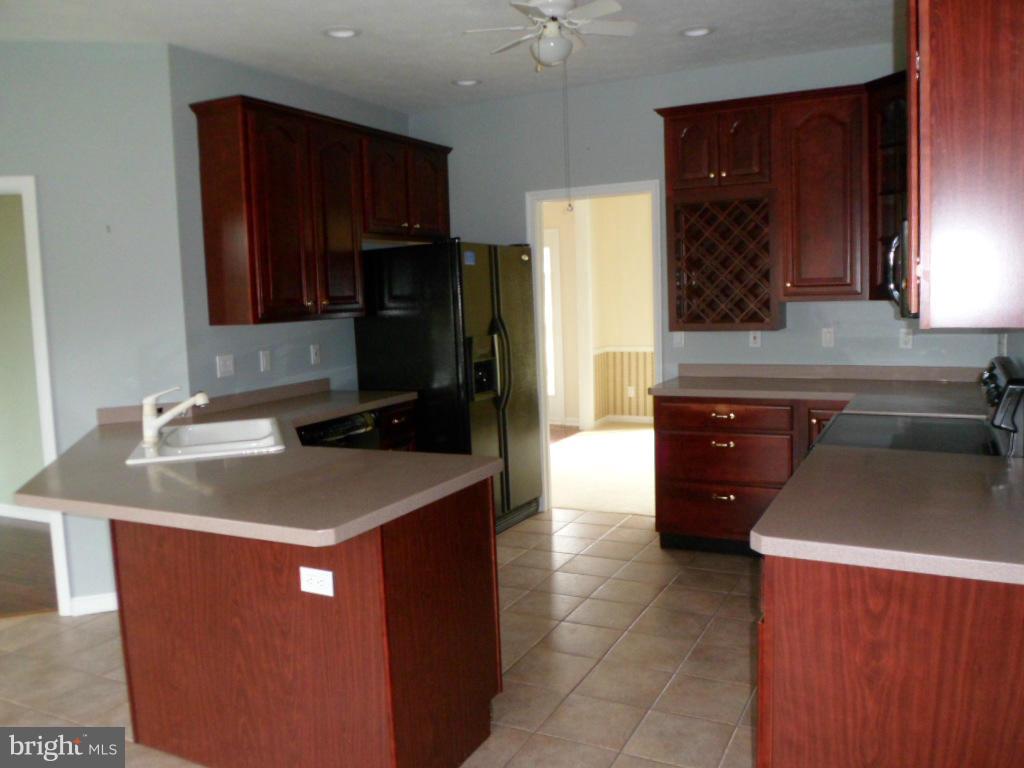 LANDINGS AT PINEY POINT - Residential Lease