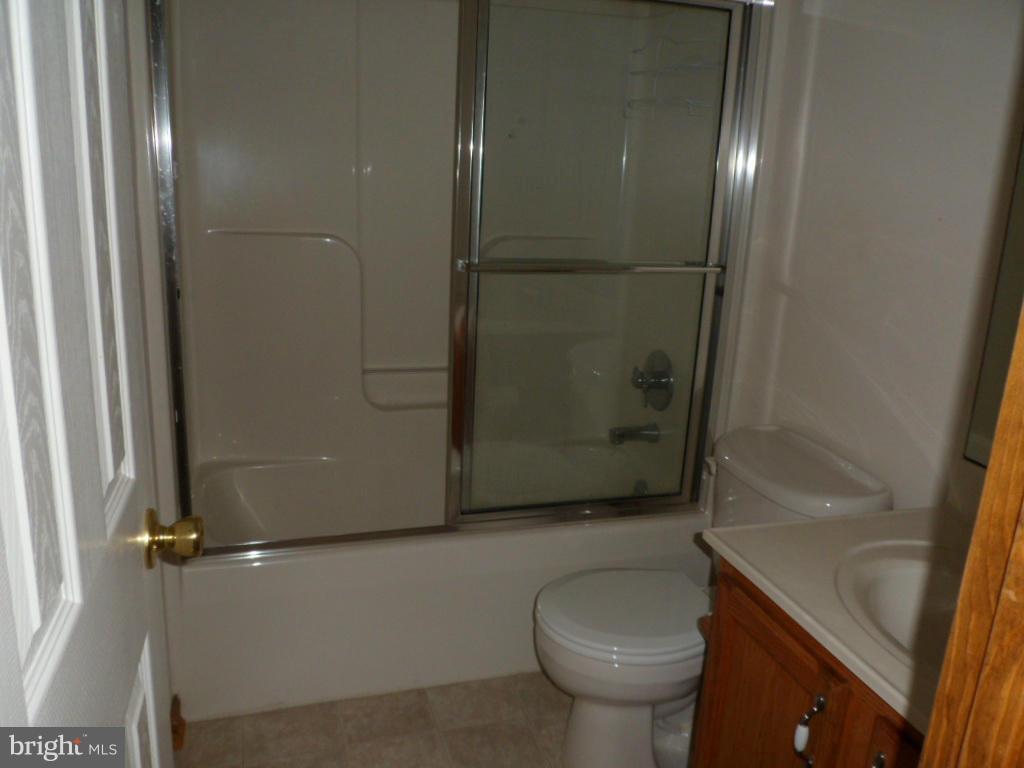 LANDINGS AT PINEY POINT - Residential Lease