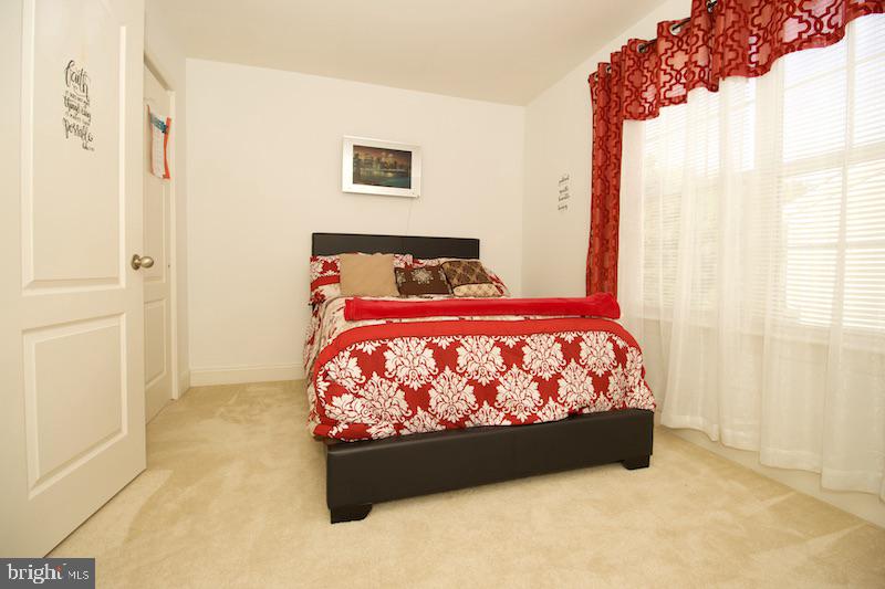 LEXINGTON GLEN - Residential