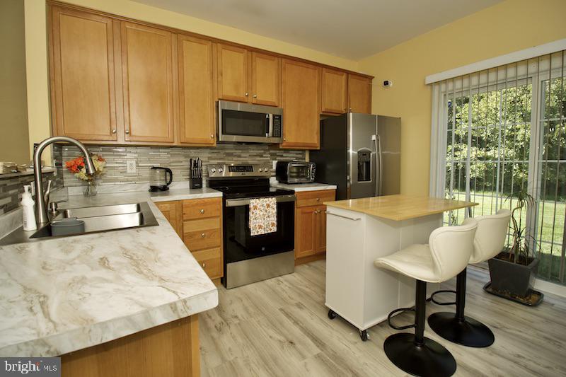 LEXINGTON GLEN - Residential