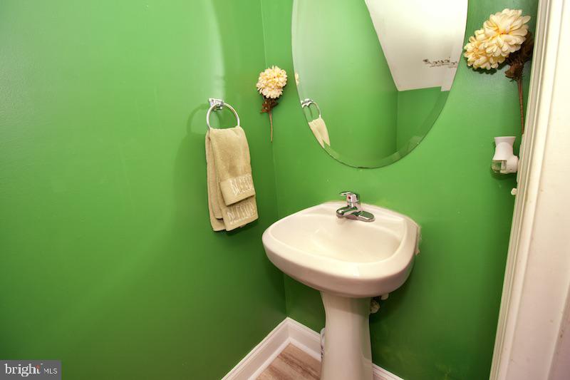 LEXINGTON GLEN - Residential