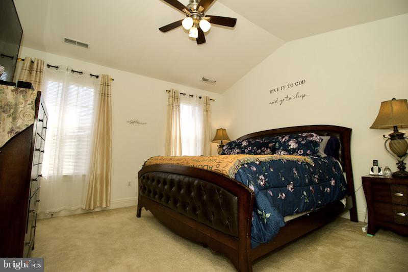 LEXINGTON GLEN - Residential