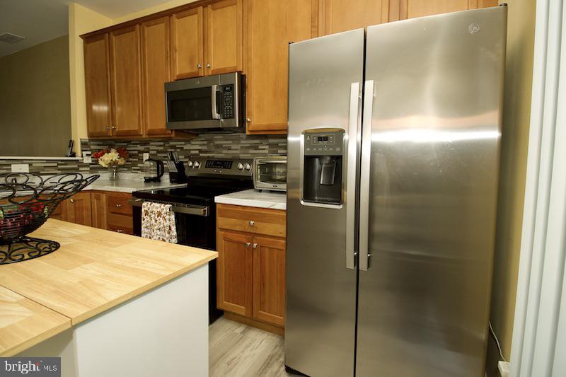 LEXINGTON GLEN - Residential