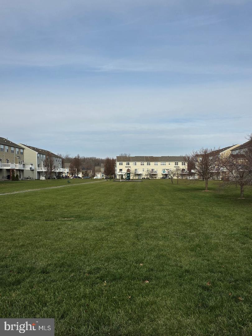 LEXINGTON GLEN - Residential