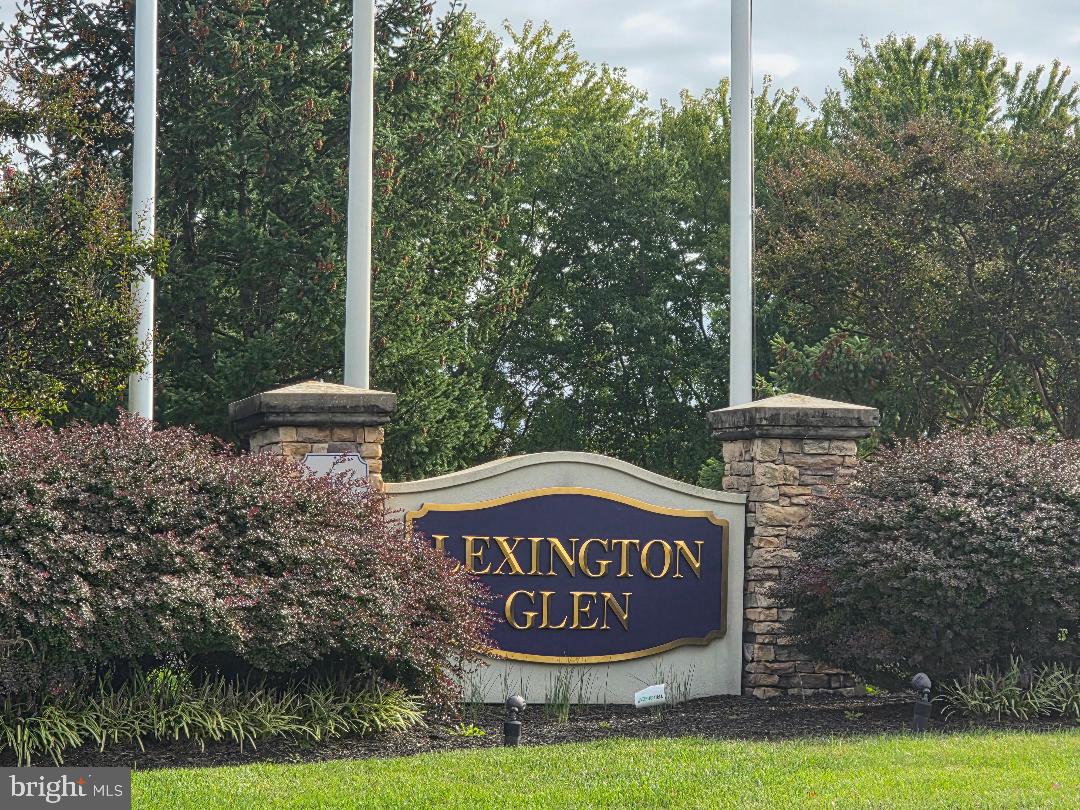 LEXINGTON GLEN - Residential
