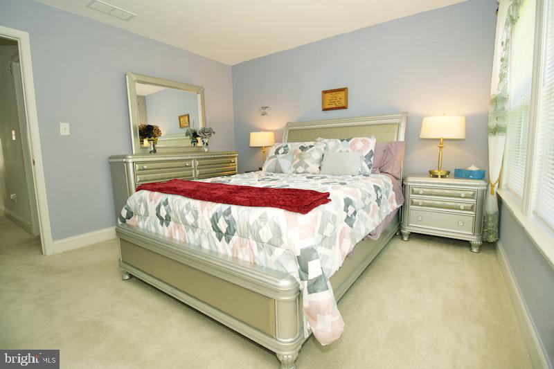 LEXINGTON GLEN - Residential