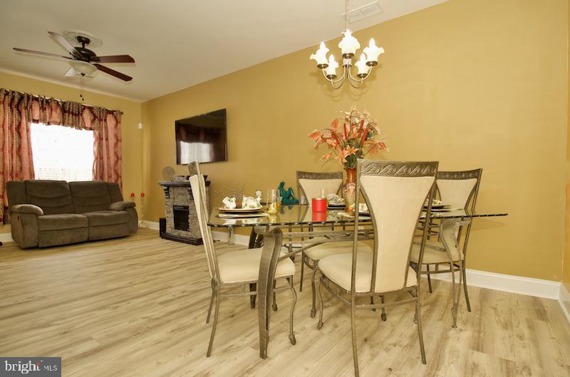 LEXINGTON GLEN - Residential