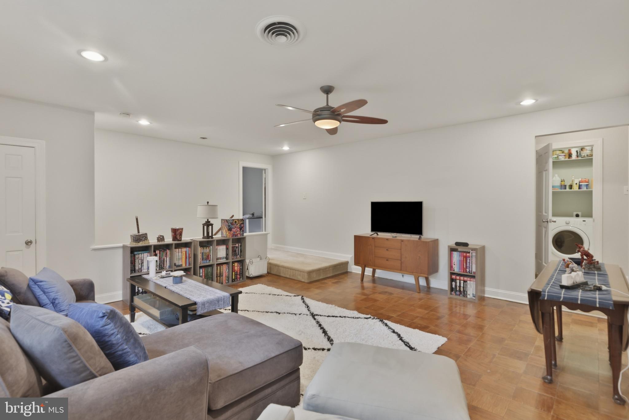 701 YARDLEY CMNS