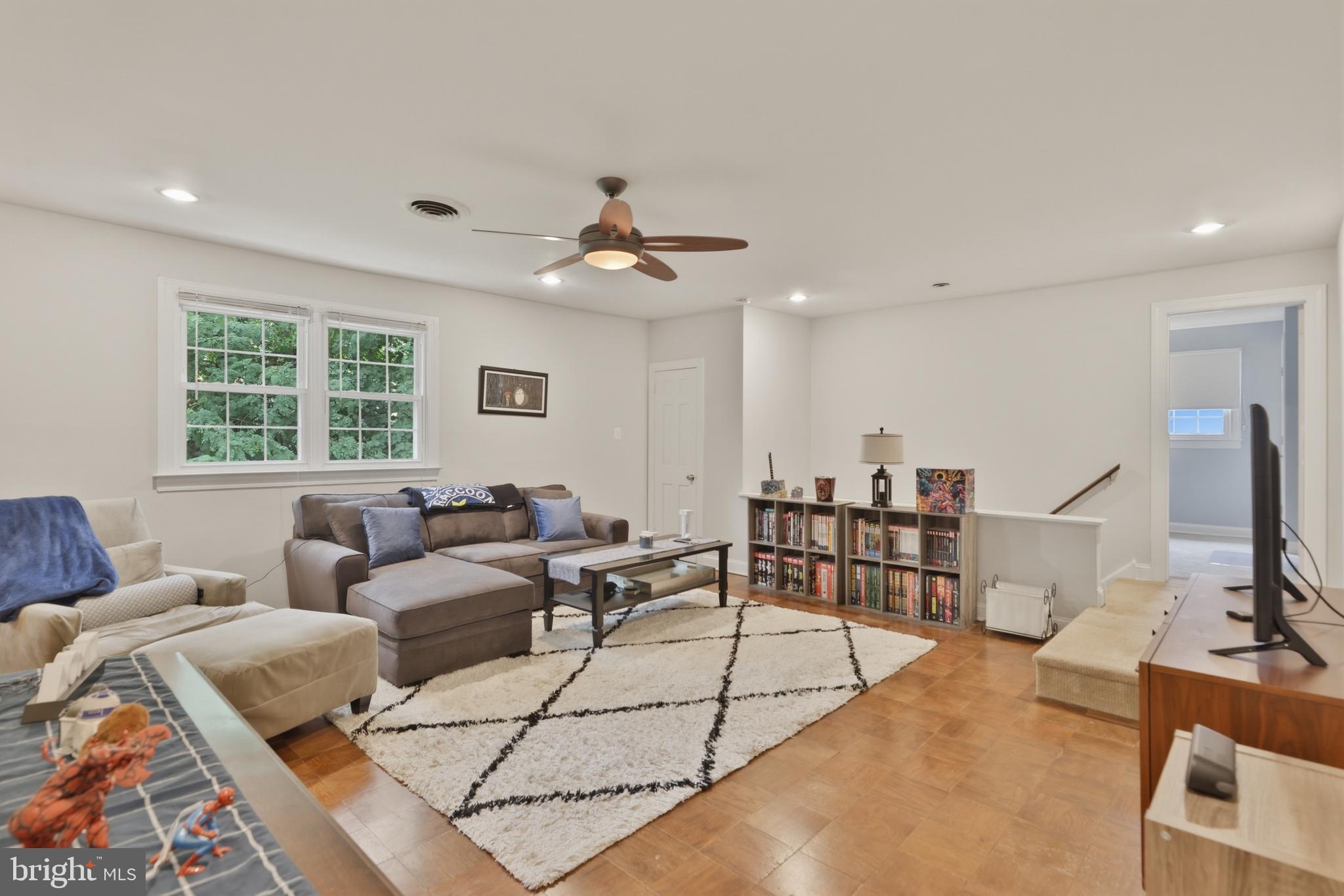 701 YARDLEY CMNS