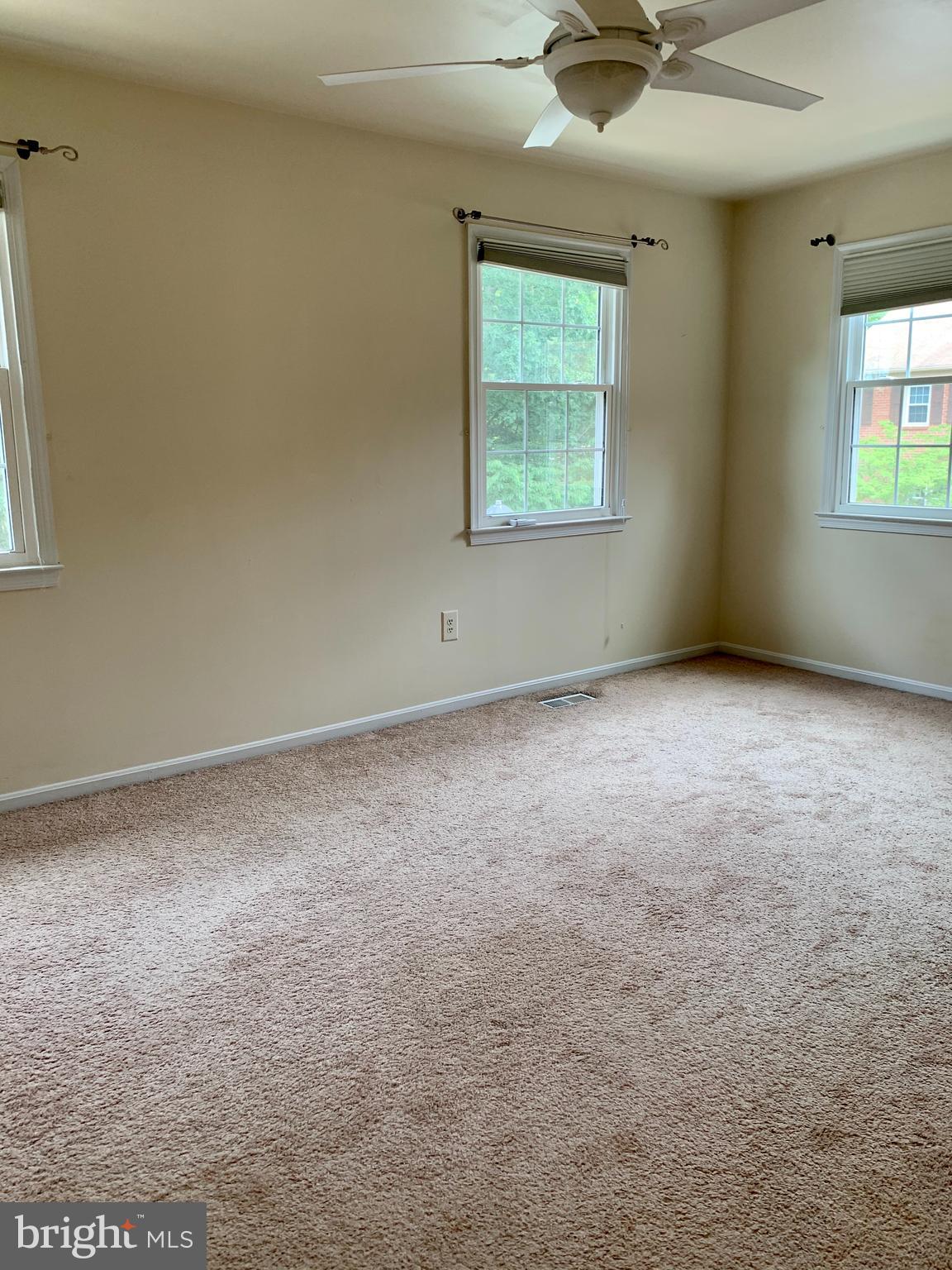 KINGS PARK WEST - Residential Lease