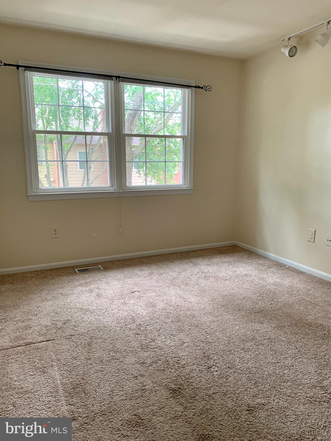 KINGS PARK WEST - Residential Lease