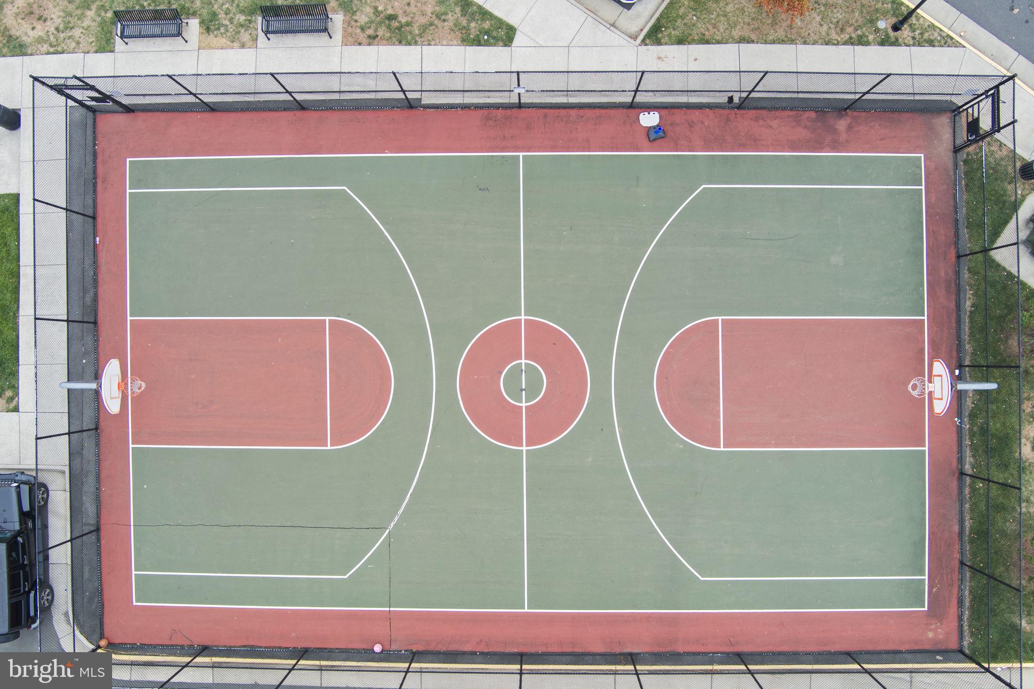 STONE SPRINGS CONDOMINIUMS - Residential