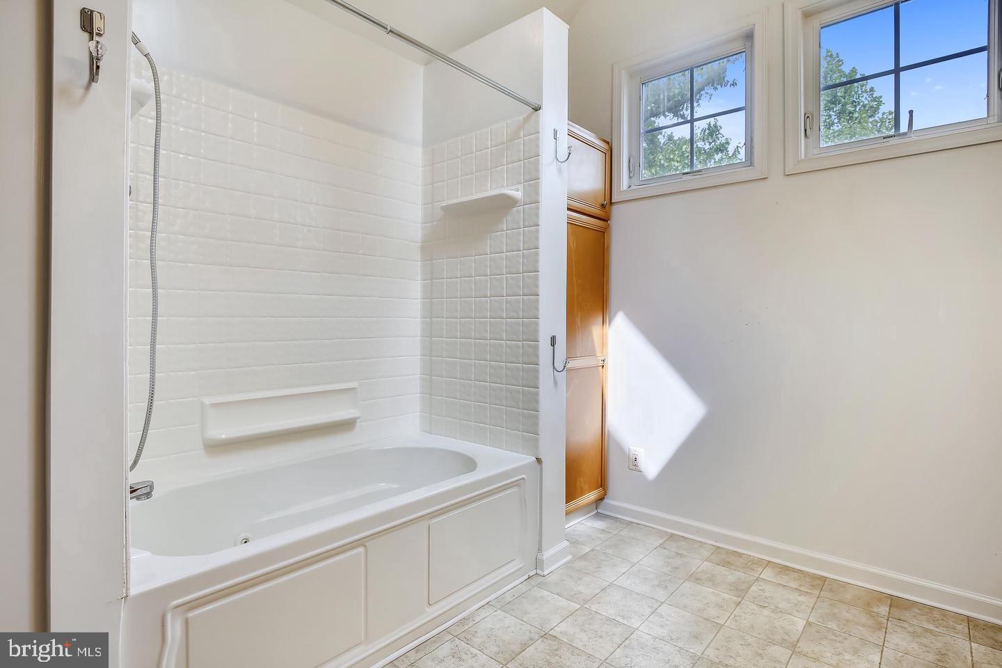 WOODMONT - Residential Lease