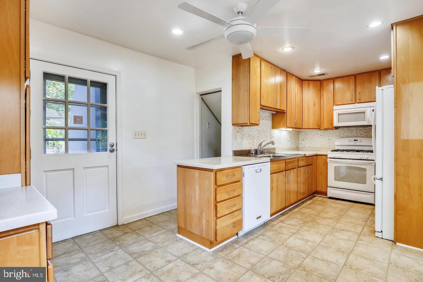 WOODMONT - Residential Lease