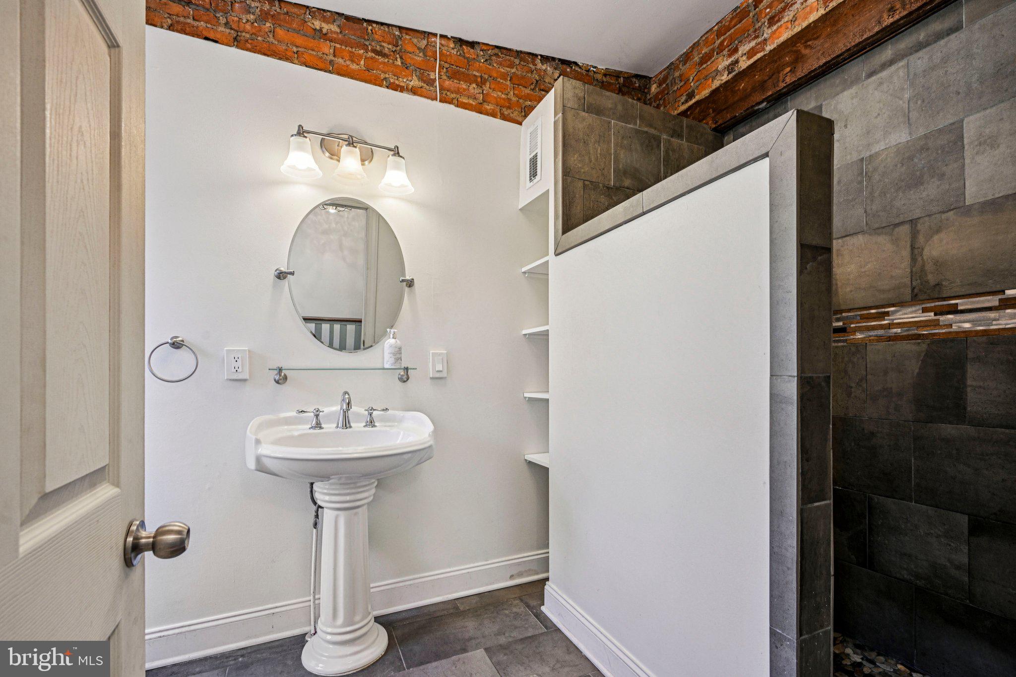 OLDE KENSINGTON - Residential