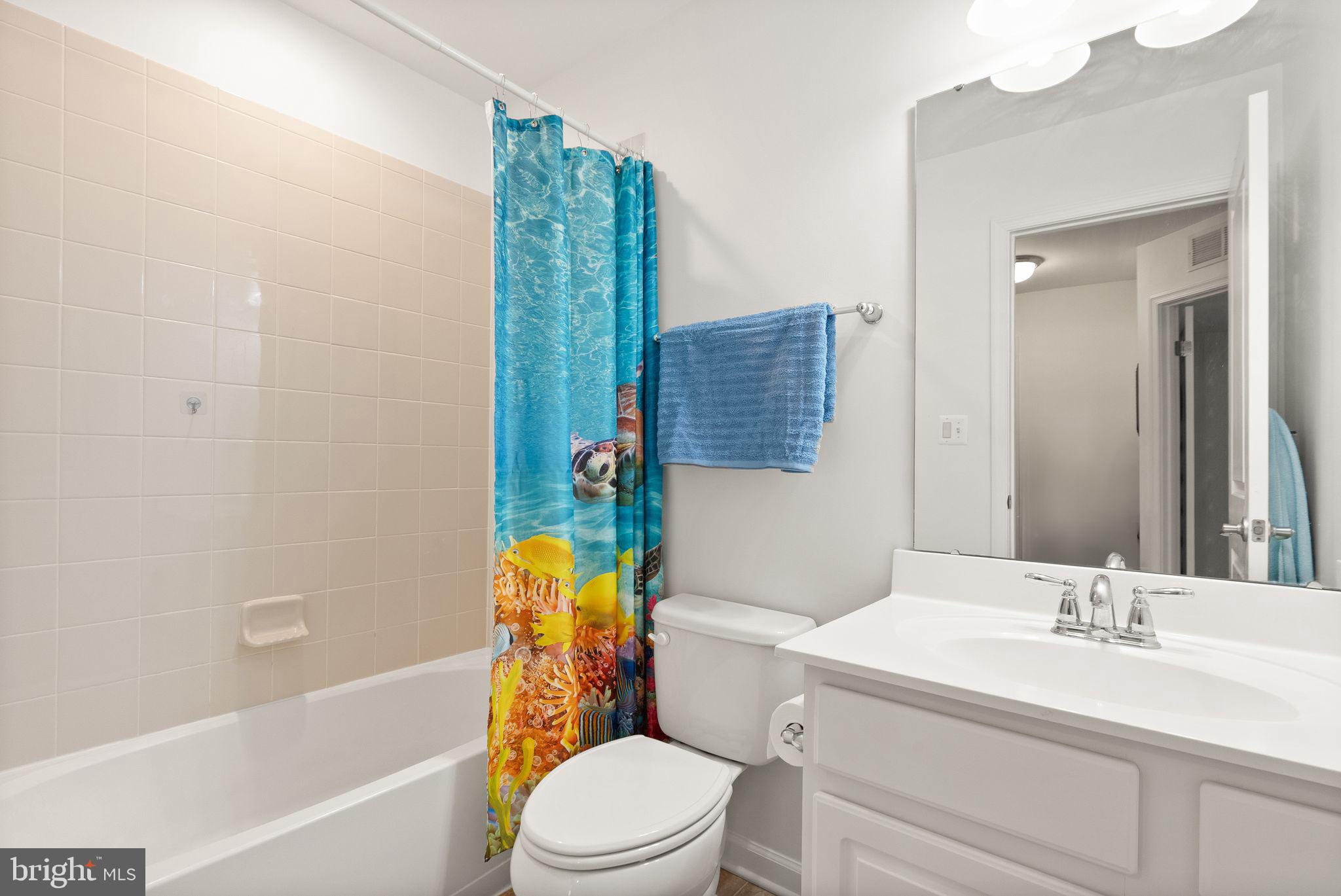 THREE FLAGS - Residential