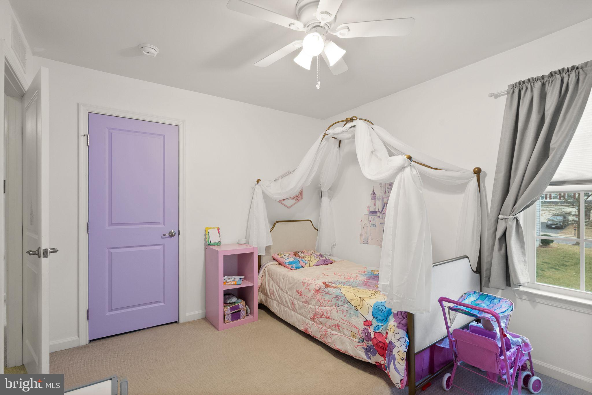 THREE FLAGS - Residential