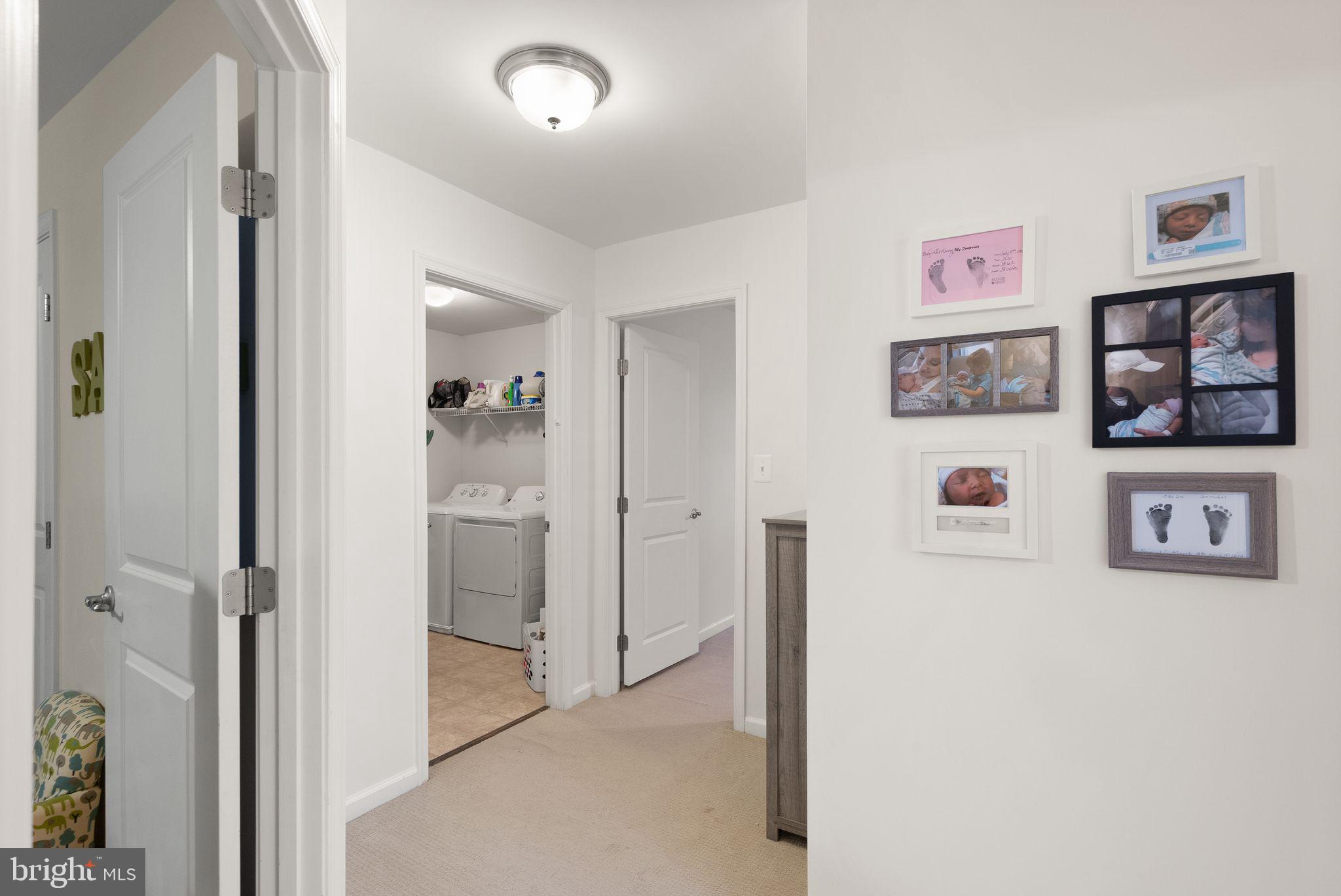 THREE FLAGS - Residential