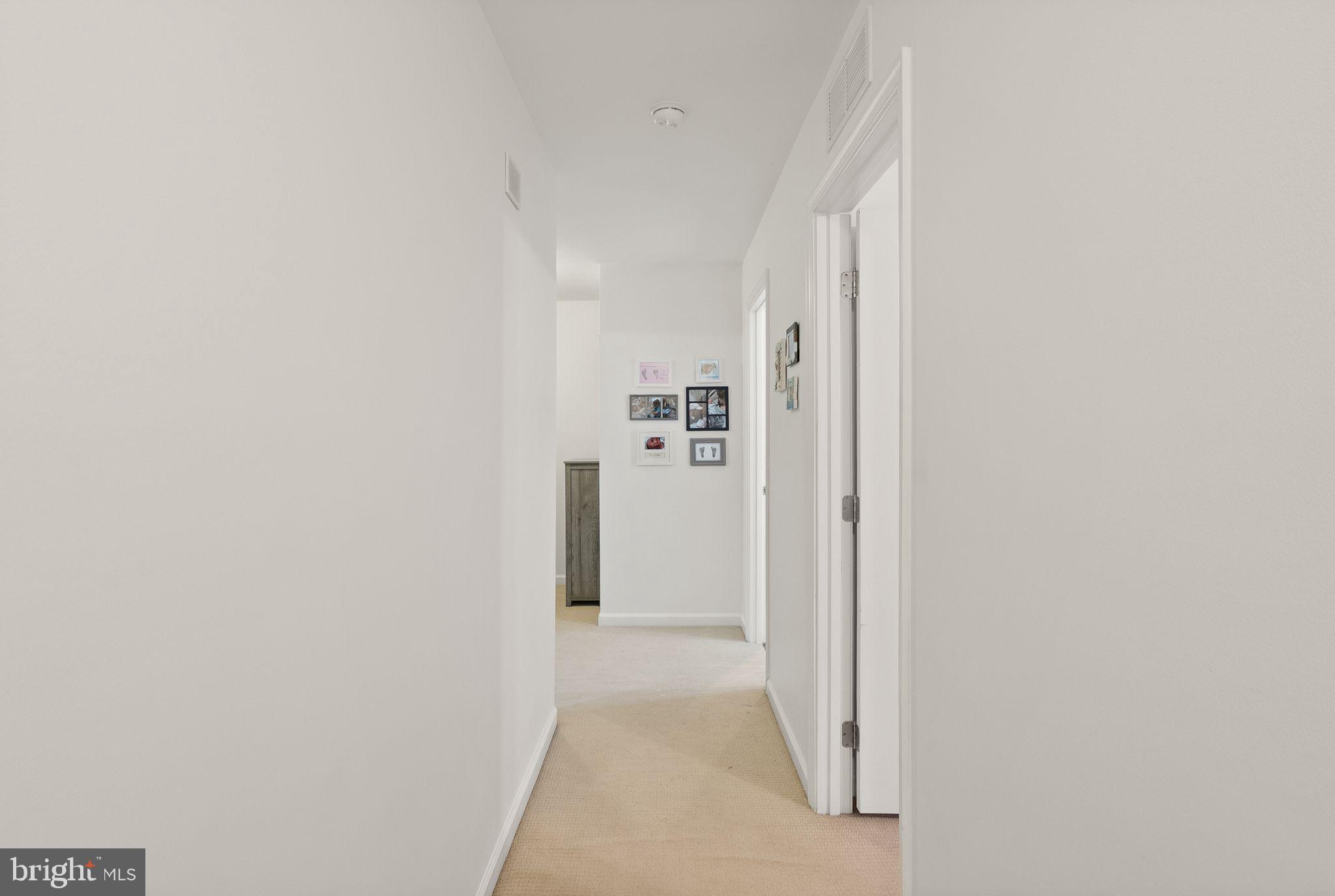 THREE FLAGS - Residential