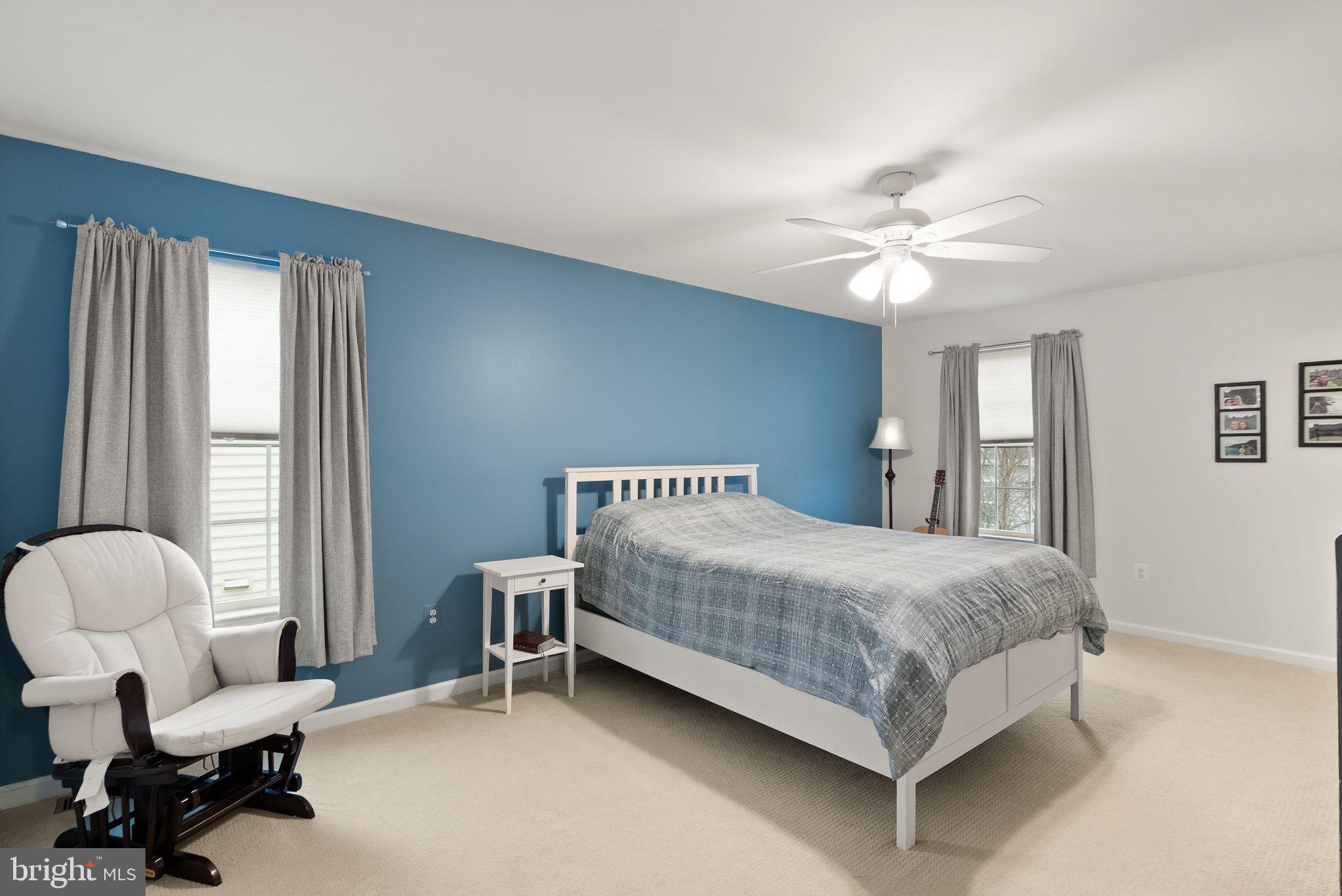 THREE FLAGS - Residential