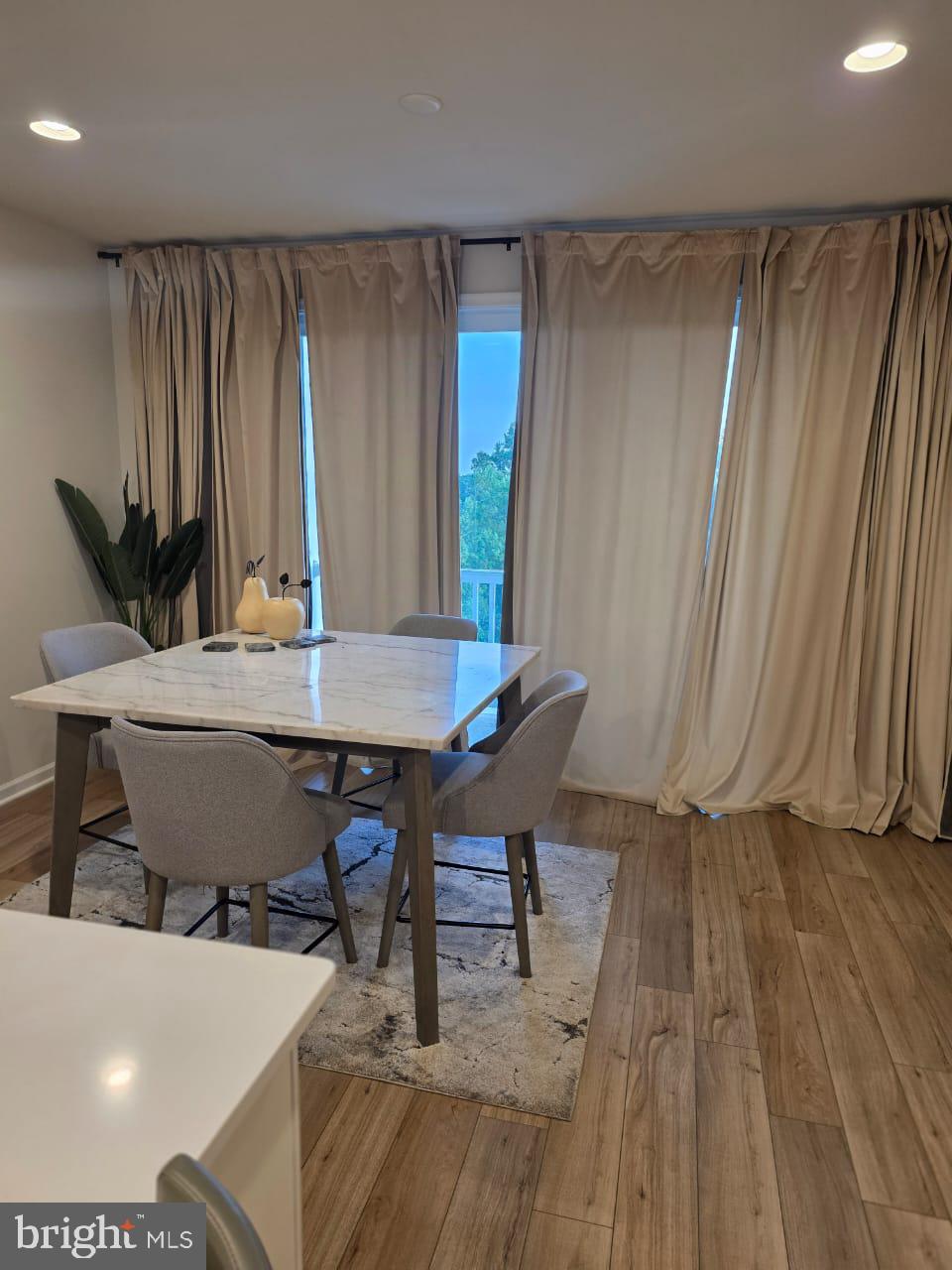 LAUREL OVERLOOK - Residential